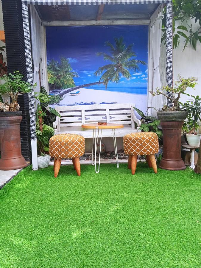 Shifana Homestay Syariah Yogyakarta Exterior foto